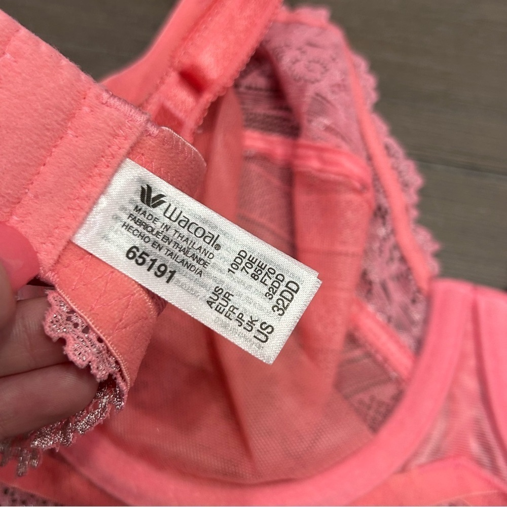 Wacoal 65191 Embrace Lace Bra - Picture 7 of 8